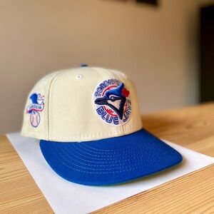 Sold Out Toronto Blue Jays OG Logo Two-Tone 59FIFTY Fitted Cap